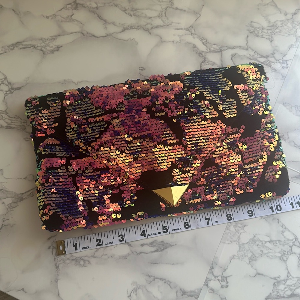 Small sequins hand bag